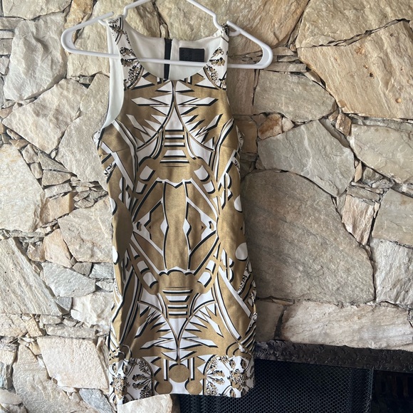 Gold, Black and white geometric pattern dress - Picture 5 of 5